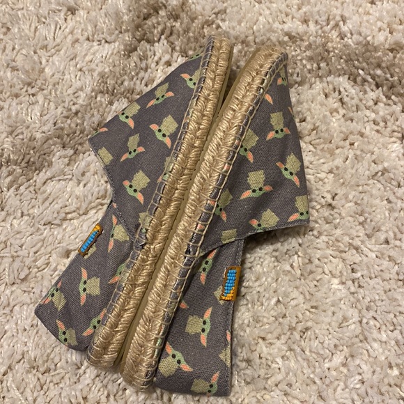 Disney Star Wars Grogu Baby Yoda Ubuntu Espadrille - Picture 5 of 8